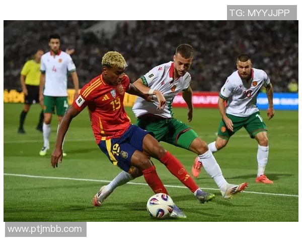 7月西班牙足球明星闪耀赛场展现超凡技艺与团队精神