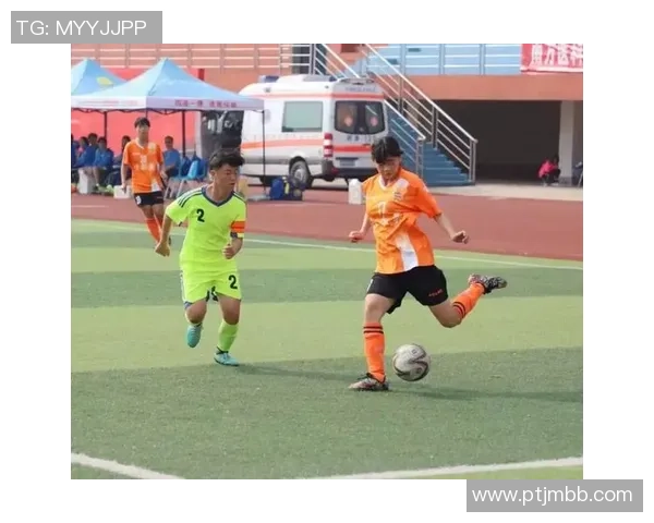 深圳篮球队的灵活性揭秘：如何在赛场上展现无与伦比的战术变换与团队协作