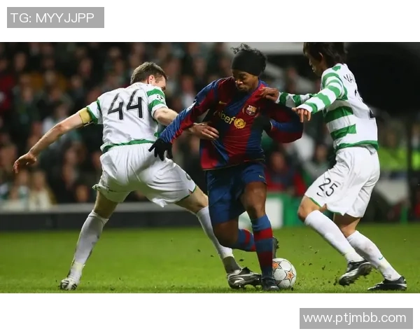 足球明星服役精彩瞬间合集下载分享尽享球场传奇与荣耀